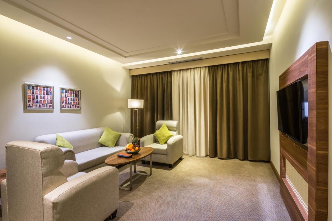 Mena Hotel Tabuk Zewnętrze zdjęcie